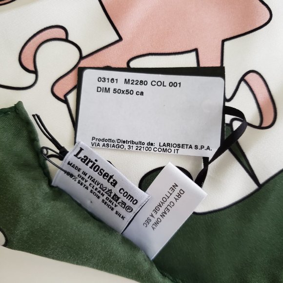 NWT Moschino 100% Silk Scarf Teddy Bear Toy Puzzle Piece - Picture 5 of 5